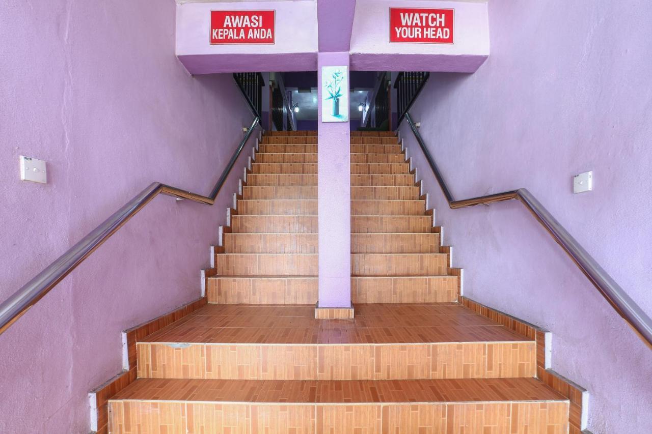 OYO 89892 Hotel Jeli Inn Buitenkant foto