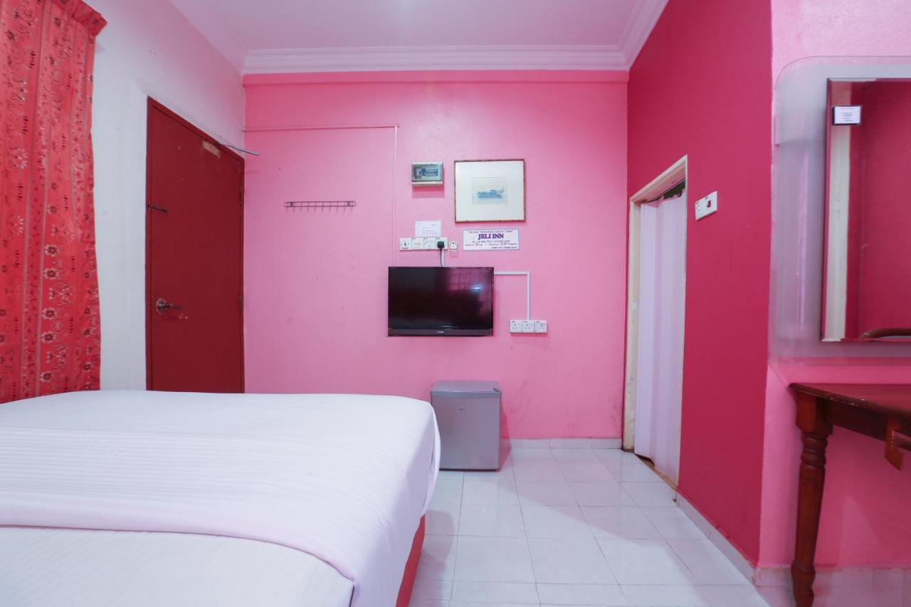 OYO 89892 Hotel Jeli Inn Buitenkant foto