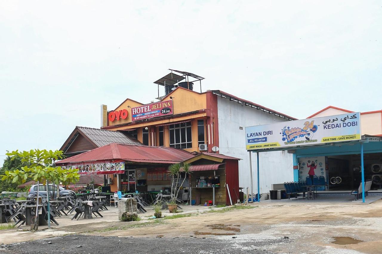 OYO 89892 Hotel Jeli Inn Buitenkant foto