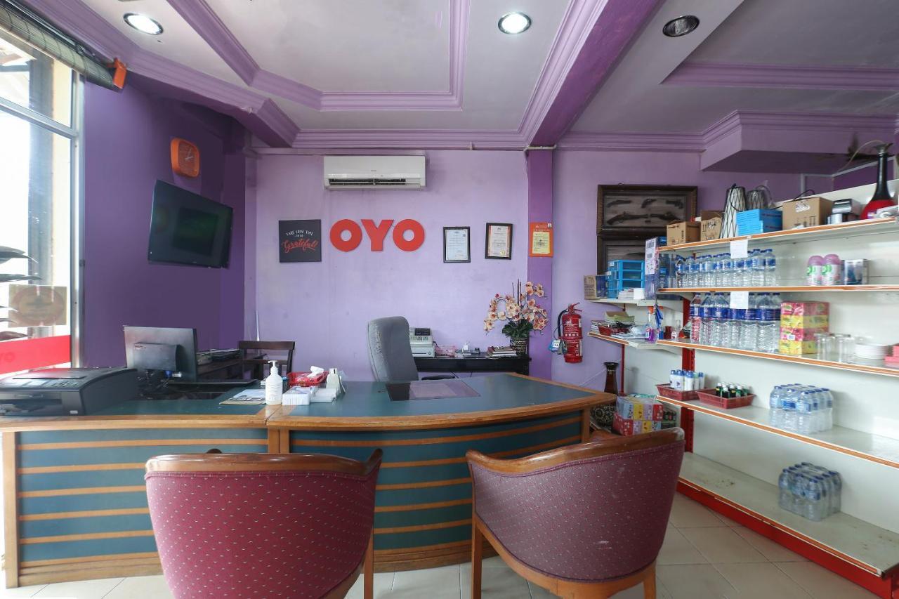 OYO 89892 Hotel Jeli Inn Buitenkant foto
