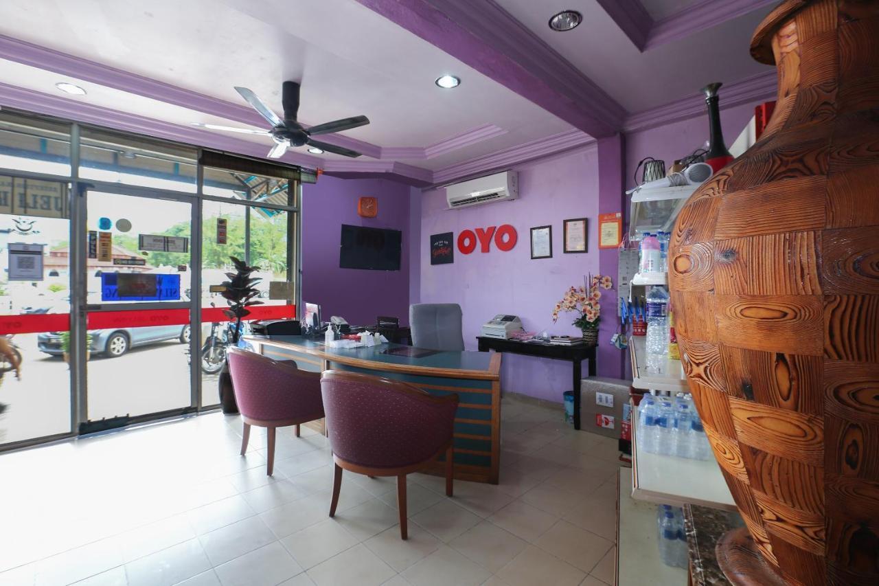 OYO 89892 Hotel Jeli Inn Buitenkant foto